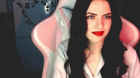 Sophie  online show from 01.05.25