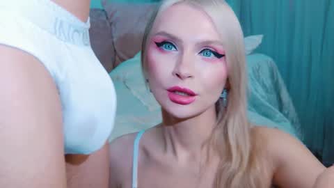 Lina and Den online show from 12.15.25