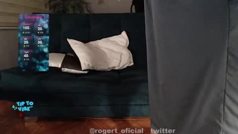 Snapshot of rogert_xx chatting on 12.28.24 Rogert online show from 12.28.24