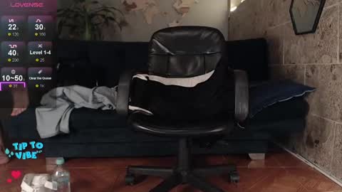 Snapshot of rogert_xx chatting on 02.08.25 Rogert online show from 02.08.25