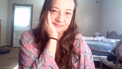 Snapshot of roisierios chatting on 09.22.25 Rosie Rios online show from 09.22.25