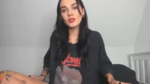 Snapshot of rokiinbaby chatting on 10.23.25 rokiinbaby online show from 10.23.25