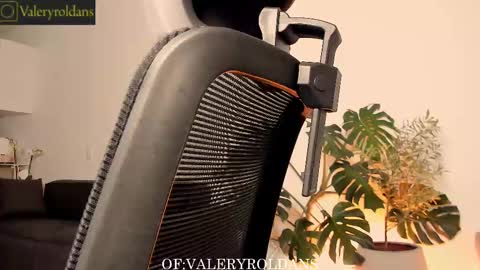 Valery Roldans online show from 02.12.25