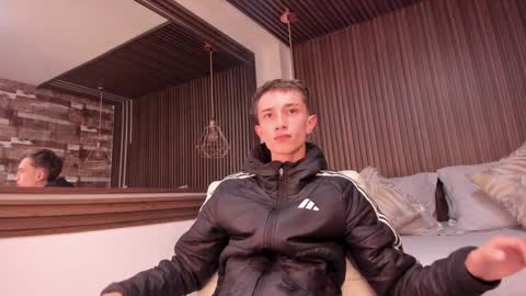 Snapshot of rolito18_ chatting on 01.25.25 twink juli online show from 01.25.25