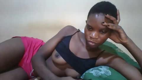 Snapshot of romantic2u4 chatting on 04.11.26 Emma online show from 04.11.26