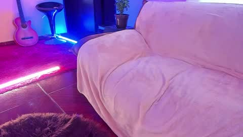 Is A Belle online show from 02.06.25