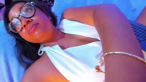 Is A Belle online show from 02.22.25