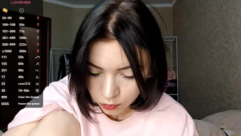 Snapshot of romeliahastert chatting on 11.11.25 Anica online show from 11.11.25