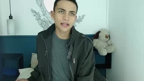 Snapshot of romeo_laurient chatting on 06.18.26 ROMEO online show from 06.18.26