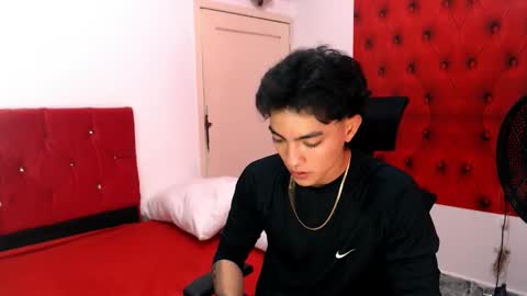 Snapshot of romeomillerr chatting on 11.18.25 Romeo online show from 11.18.25