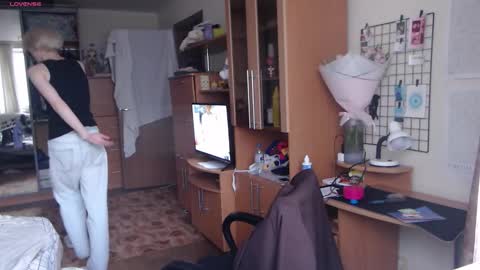 Snapshot of ron_vilss chatting on 09.21.25 Ron online show from 09.21.25