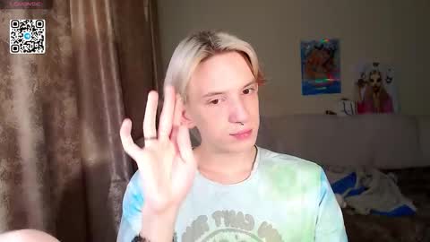 Snapshot of ron_vilss chatting on 10.02.25 Ron online show from 10.02.25