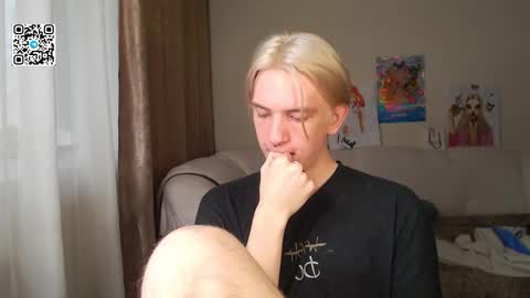 Snapshot of ron_vilss chatting on 10.11.25 Ron online show from 10.11.25