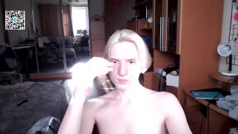 Snapshot of ron_vilss chatting on 10.23.25 Ron online show from 10.23.25