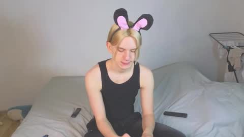 Snapshot of ron_vilss chatting on 02.06.26 Ron online show from 02.06.26