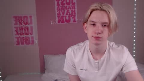 Snapshot of ron_vilss chatting on 02.08.26 Ron online show from 02.08.26