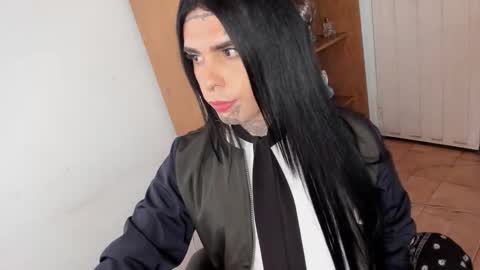 Snapshot of room911 chatting on 02.02.26 herreraisa offical online show from 02.02.26