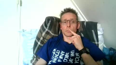Snapshot of rororober chatting on 06.15.26 rororober online show from 06.15.26