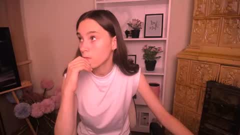 Snapshot of rosalais_ chatting on 07.01.26 Rose online show from 07.01.26