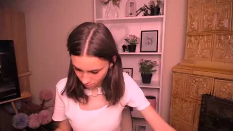 Snapshot of rosalais_ chatting on 07.02.26 Rose online show from 07.02.26