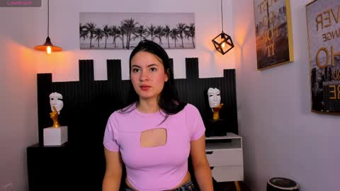 Snapshot of rosaliea chatting on 04.15.26 R O S A L I A online show from 04.15.26