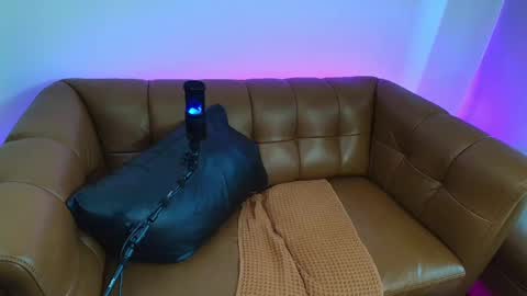 Snapshot of rosaliecaine chatting on 10.06.25 Rosalie Caine online show from 10.06.25