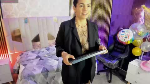 Snapshot of rosalind_tay chatting on 10.15.25 ROSALIN online show from 10.15.25