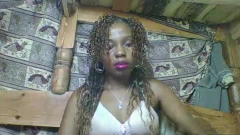 Snapshot of rosalinda933 chatting on 04.18.26 Rosalinda online show from 04.18.26