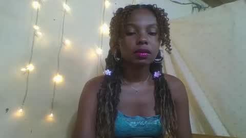 Snapshot of rosalinda933 chatting on 04.20.26 Rosalinda online show from 04.20.26