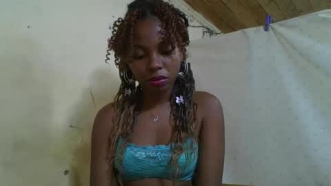 Snapshot of rosalinda933 chatting on 04.28.26 Rosalinda online show from 04.28.26