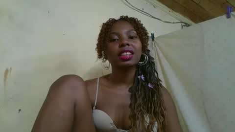 Snapshot of rosalinda933 chatting on 05.02.26 Rosalinda online show from 05.02.26