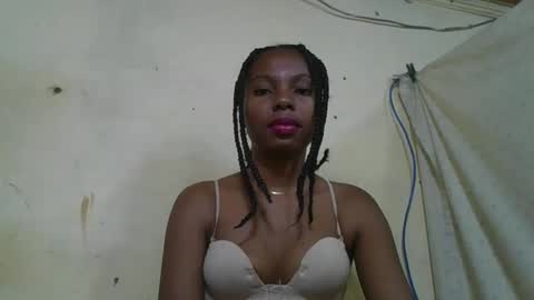 Snapshot of rosalinda933 chatting on 05.06.26 Rosalinda online show from 05.06.26
