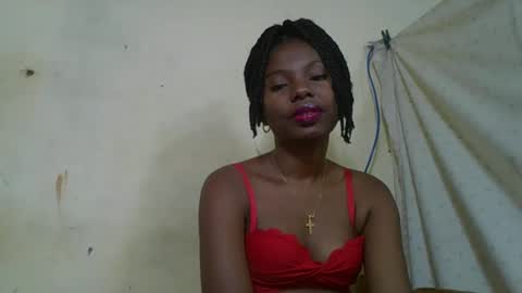 Snapshot of rosalinda933 chatting on 05.11.26 Rosalinda online show from 05.11.26