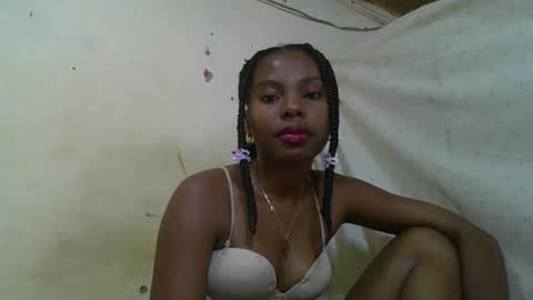 Snapshot of rosalinda933 chatting on 05.11.26 Rosalinda online show from 05.11.26