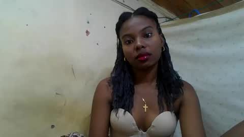 Snapshot of rosalinda933 chatting on 05.18.26 Rosalinda online show from 05.18.26