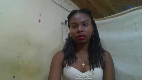 Snapshot of rosalinda933 chatting on 05.19.26 Rosalinda online show from 05.19.26