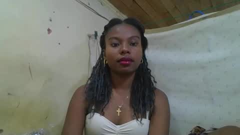 Snapshot of rosalinda933 chatting on 05.20.26 Rosalinda online show from 05.20.26