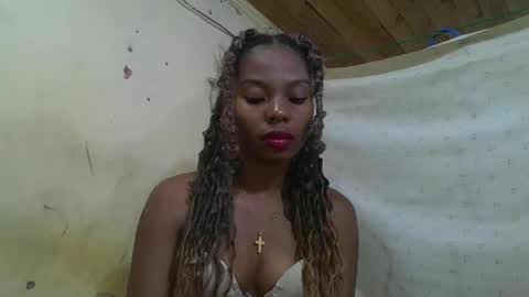 Snapshot of rosalinda933 chatting on 05.20.26 Rosalinda online show from 05.20.26