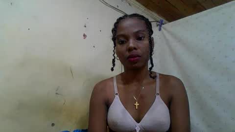 Snapshot of rosalinda933 chatting on 05.27.26 Rosalinda online show from 05.27.26