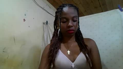 Snapshot of rosalinda933 chatting on 05.27.26 Rosalinda online show from 05.27.26