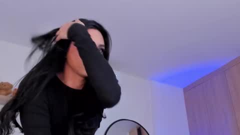 Rose Saenz online show from 02.28.25