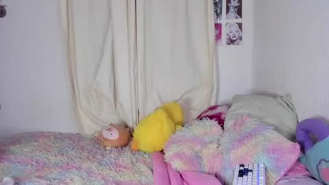 Snapshot of rose_adeline chatting on 07.14.26 rose online show from 07.14.26