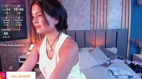 Snapshot of rose_dangel1 chatting on 01.22.25 Rose online show from 01.22.25