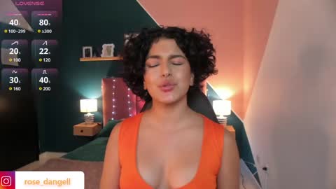 Snapshot of rose_dangel1 chatting on 02.06.25 Rose online show from 02.06.25