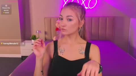 Snapshot of rose_dixon chatting on 11.20.25 Kimberlly online show from 11.20.25