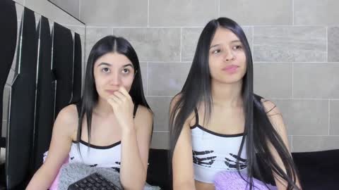 Snapshot of roseandmiah chatting on 12.15.24 Rose y Miah online show from 12.15.24