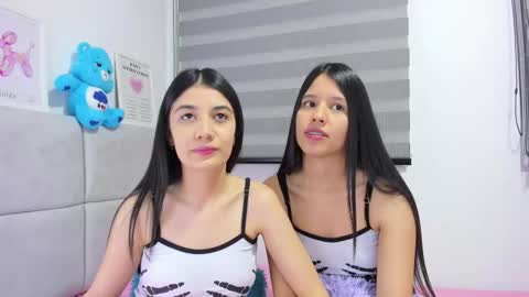 Snapshot of roseandmiah chatting on 10.19.25 Rose y Miah online show from 10.19.25