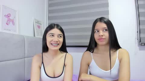 Snapshot of roseandmiah chatting on 11.09.25 Rose y Miah online show from 11.09.25