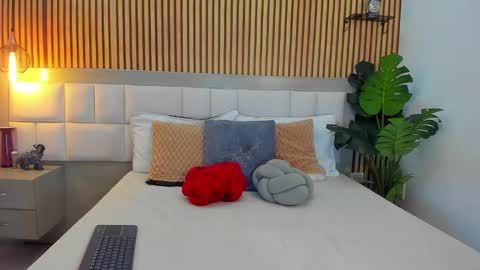 roseaurora online show from 11.07.25