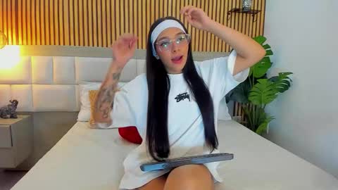 roseaurora online show from 11.10.25